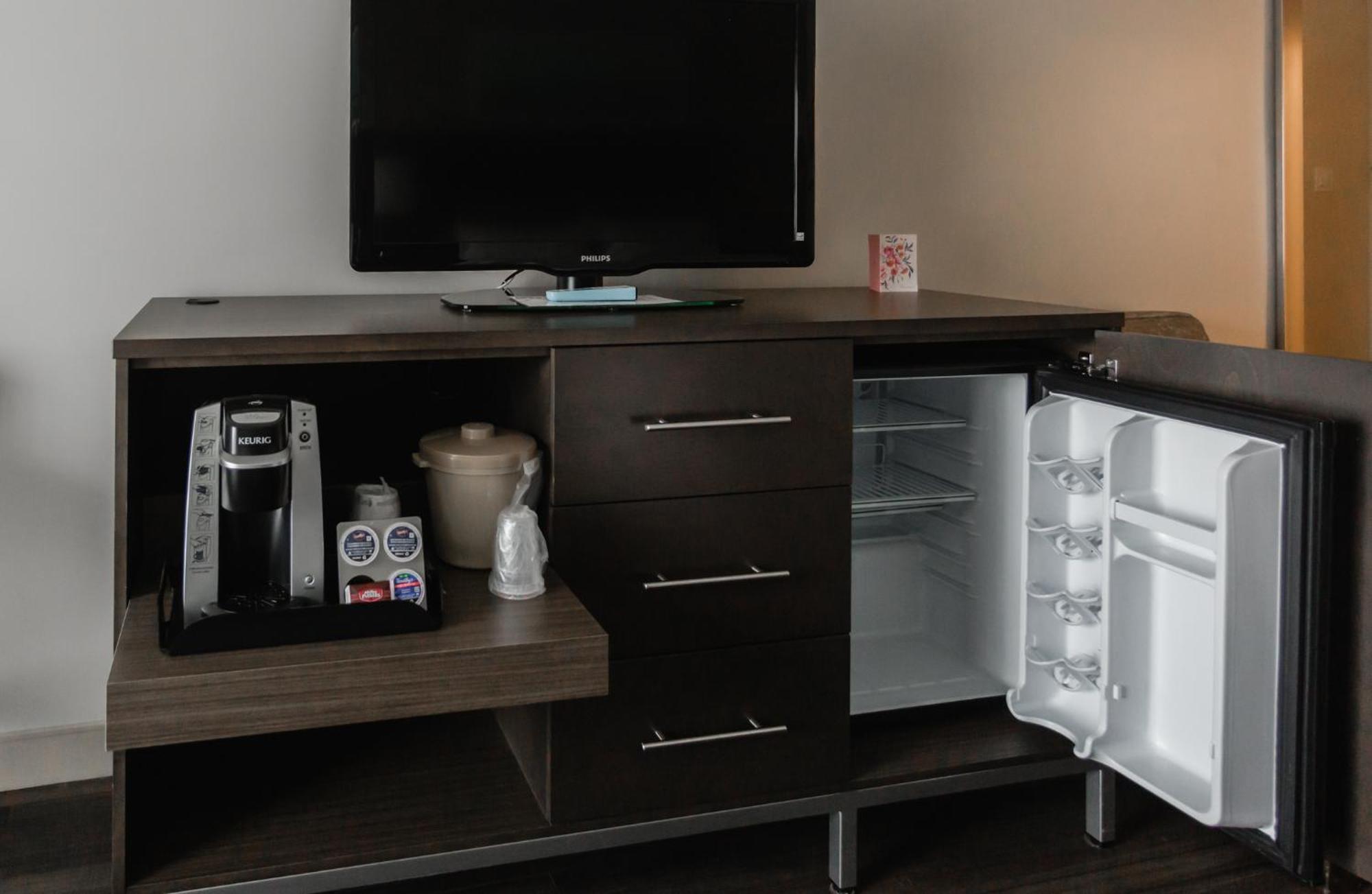 Holiday Inn Hotel Peterborough Waterfront By Ihg Екстериор снимка